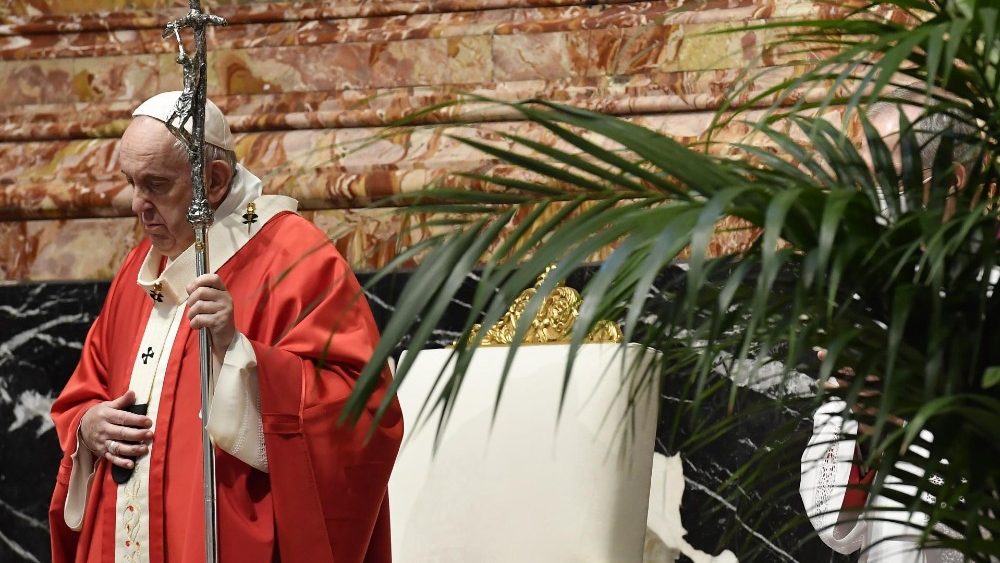 Papa celebra Missa de Ramos que marca o início da Semana Santa