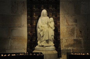 5673752-Statue_of_Anne_and_a_young_Mary_-_St_Anne-s_Church-_Jerusalem-_Israel-0