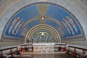 Foto do altar da Basílica do Monte Tabor