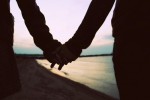 boy-and-girl-couple-holding-hands-love-favim-com-595607