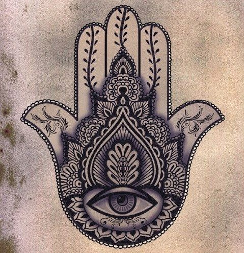 Um conjunto de tatuagens de mão hamsa.