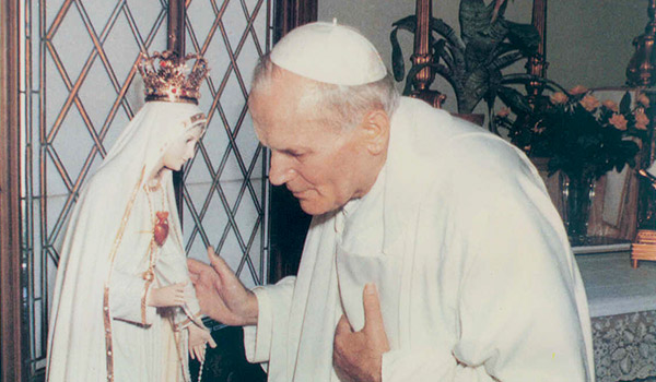 Papa São João Paulo II diante da imagem do Imaculado Coração de Maria
