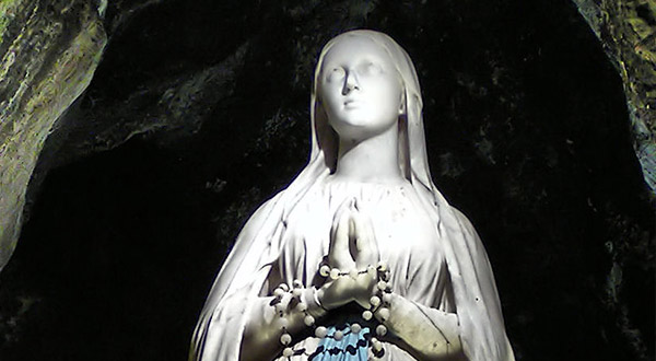 Conheça as mensagens de Nossa Senhora de Lourdes, que continuam a ecoar pelos tempos e têm muito a nos dizer.