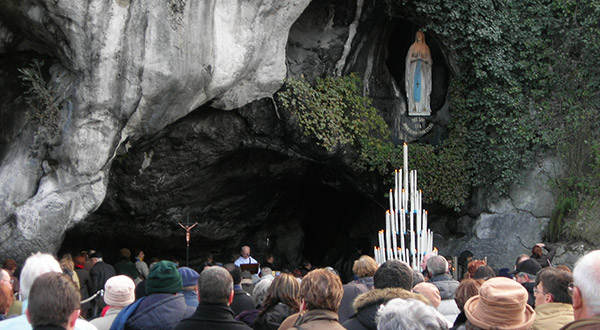 Conheça as mensagens de Nossa Senhora de Lourdes, que continuam a ecoar pelos tempos e têm muito a nos dizer.
