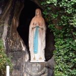 A alegria e a tristeza de Nossa Senhora em Lourdes