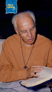 Pe. Jonas estudando a Palavra de Deus