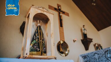 Com Maria, minha vida com Deus caminha segura